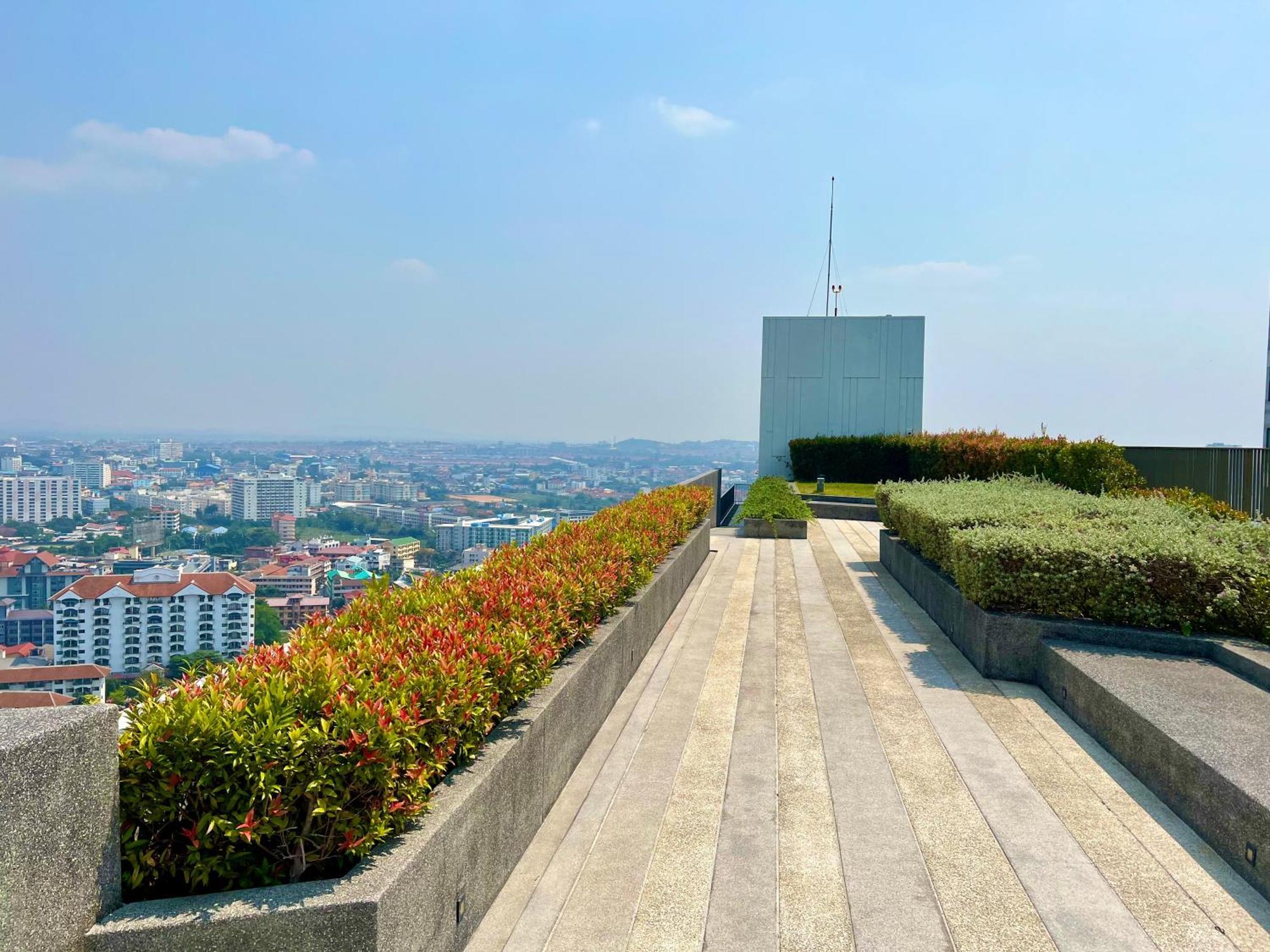 Sea View Pattaya Beach @The Base Central Pattaya Exterior photo